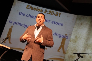 Rick Vasquéz, pastor del campo hispano en la iglesia cristiana, Crosspoint en Houston. Foto: Sylvia Obén